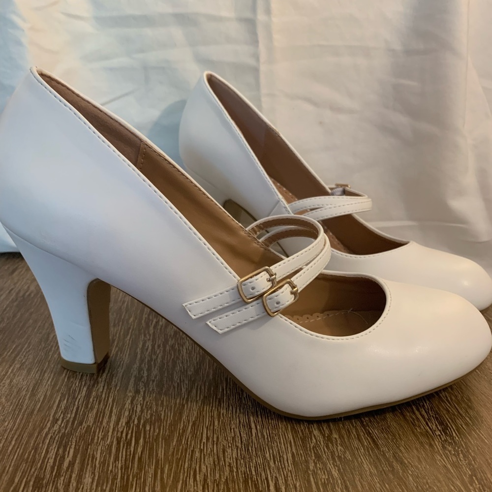 White Kitten Heels, Like New